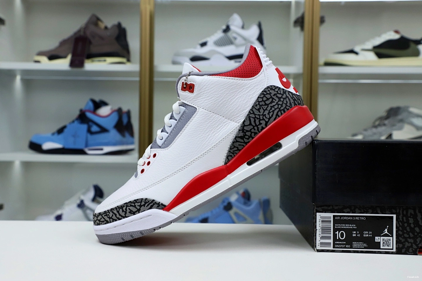 JORDAN AIR 3RETRO